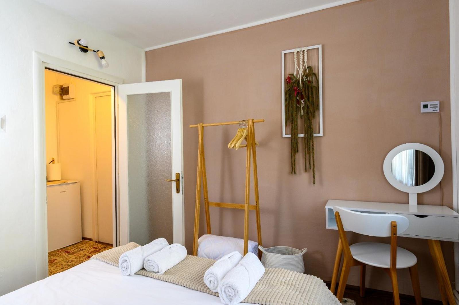 Apartament Corina Cu Parcare Bistrita  Ngoại thất bức ảnh